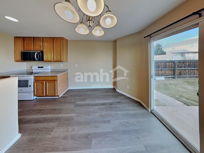 Foto del edificio - 595 E 77th Ave