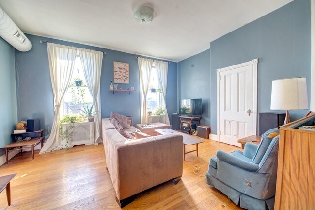 Interior Photo - 1244 S Broad St