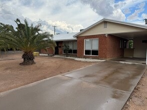 Building Photo - 6558 E Koralee Dr