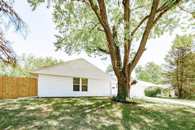 Building Photo - 3655 Celtic Dr