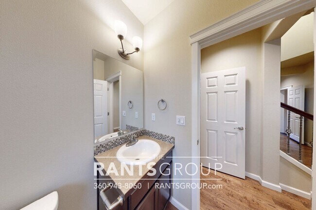 Building Photo - 4 br, 2.5 bath House - 4021 23rd St SE