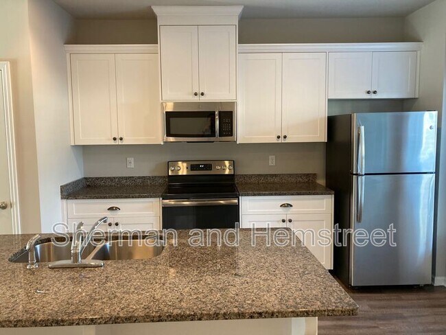 Building Photo - 622 Dobhill Ln