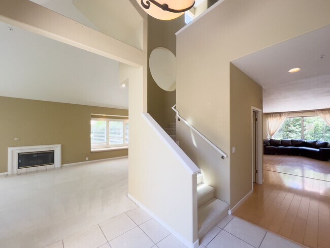 Building Photo - Gorgeous three bedroom North Napa home wit...