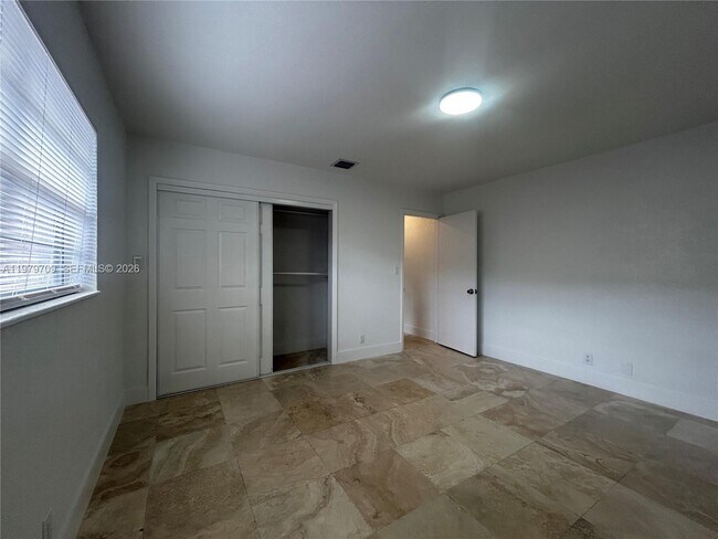 Foto del edificio - 916 SW 10th St