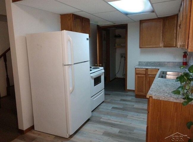 Building Photo - 1575 Bryn Mawr Pl