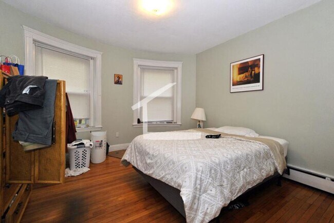 Foto del edificio - Unique Brookline Apartment