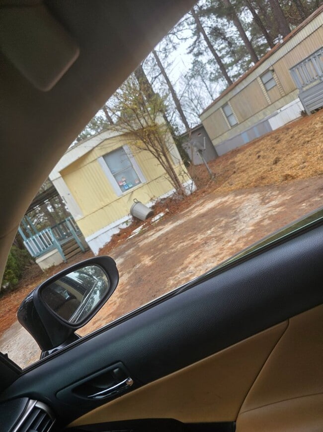 Building Photo - 711 Hillside Dr