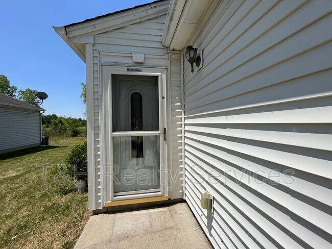 Foto del edificio - 8620 Bluff Point Dr