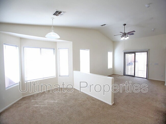 Foto del edificio - 25754 W Siesta Way