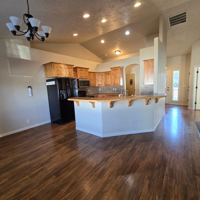 Building Photo - 2595 Driftwood Pl