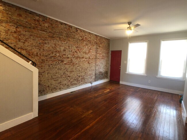 Building Photo - 2052 Bellmore Ave