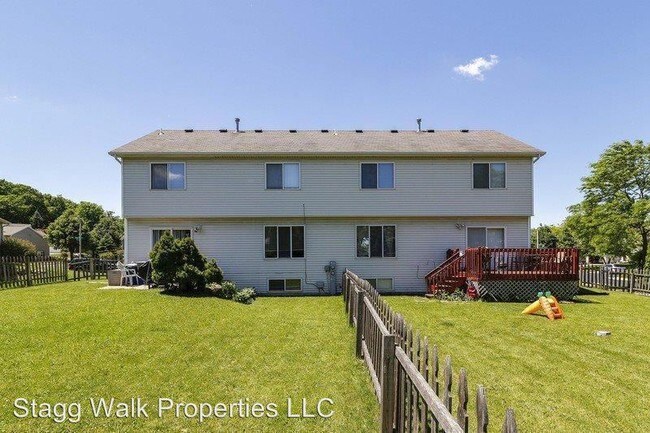 Foto del edificio - 1405-07 Glacier Hill Dr