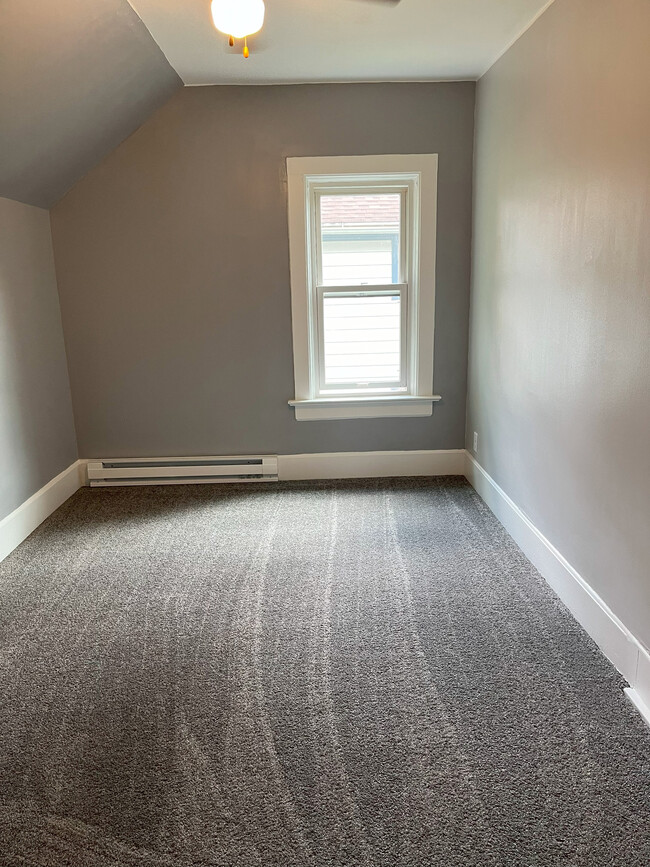 Dormitorio 1 - 219 Jackson St