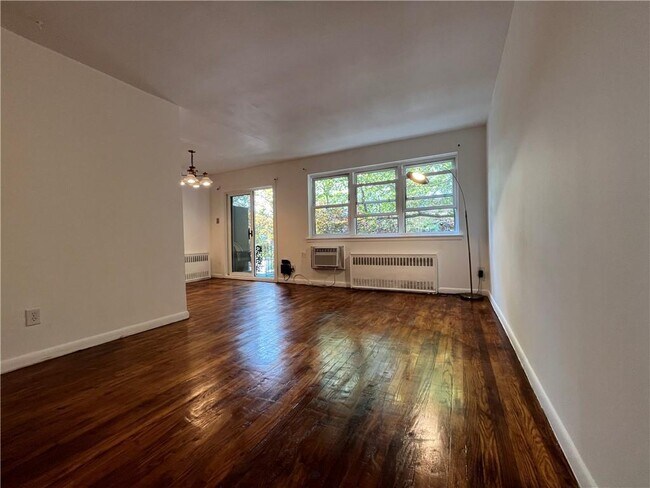 Foto del edificio - 2077 E 54th St