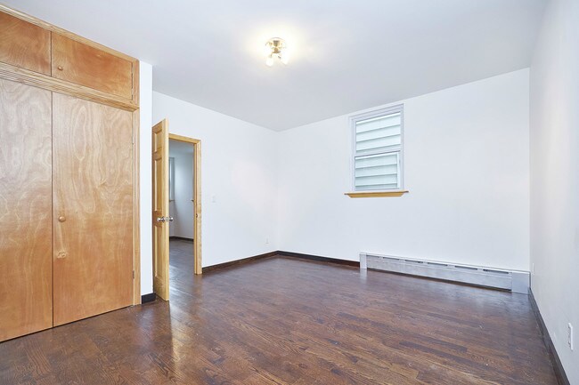 Foto del edificio - 5720 66th St