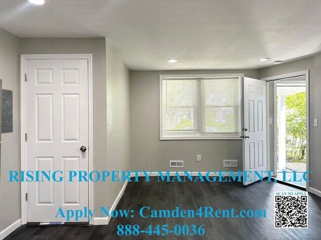 Building Photo - 1554 Bradley Ave
