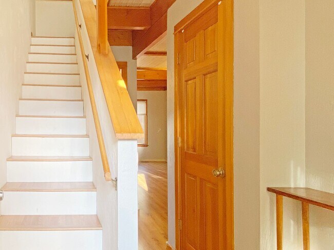 Foto del edificio - Darling Townhome in NE Corvallis