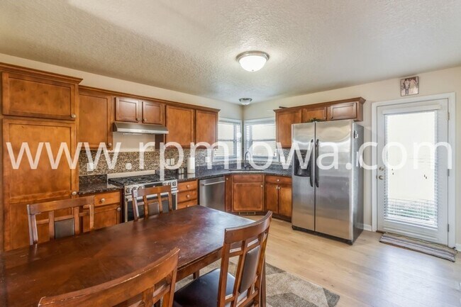 Foto del edificio - NEAR WESTWOOD ELEMENTARY!! 4 Bedroom, 3 Bath Home in Ankeny
