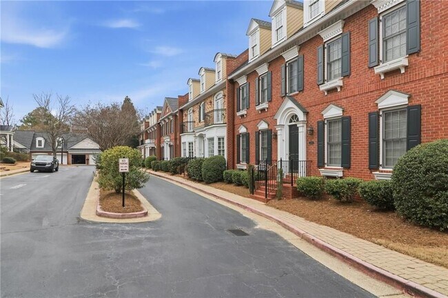 Building Photo - 4738 Ivy Ridge Dr SE