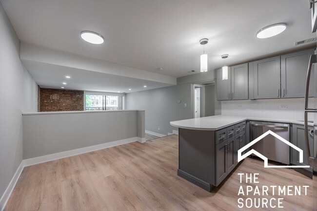 Foto del edificio - 1214 N La Salle Dr