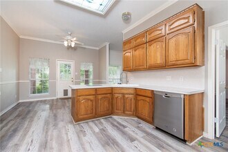 Building Photo - 524 Neches St