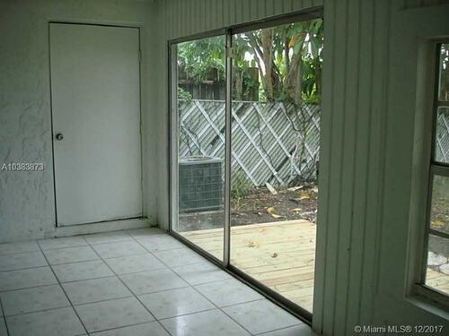 Building Photo - 1231 Seaview