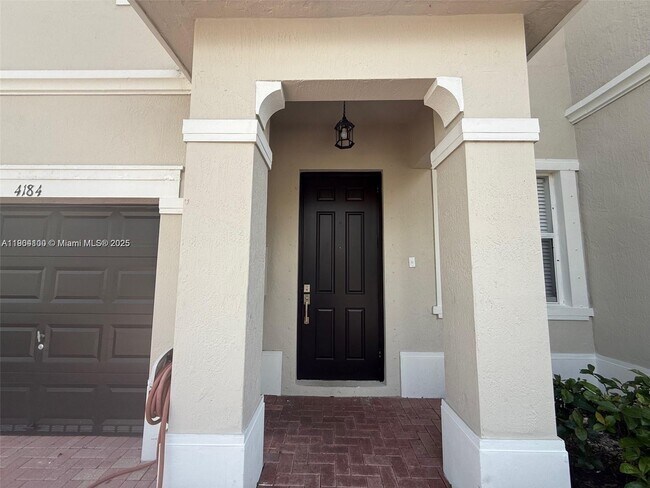 Foto del edificio - 1018 NE 42nd Ave