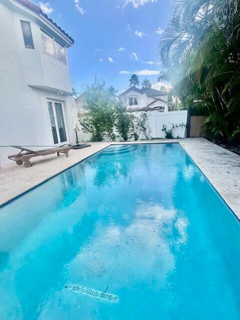 Foto del edificio - 905 Natures Cove Rd