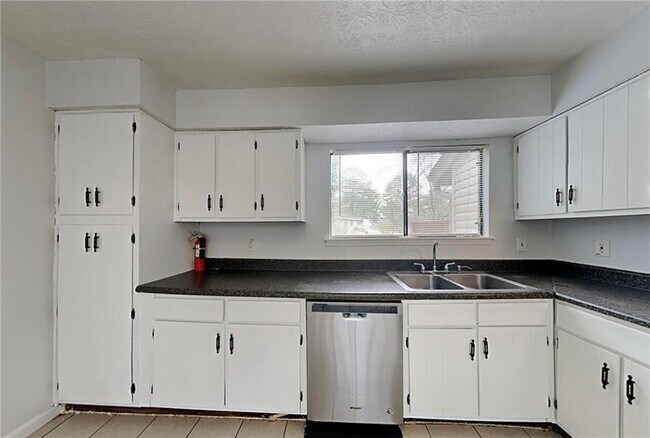 Foto del edificio - 8577 Parkside Dr
