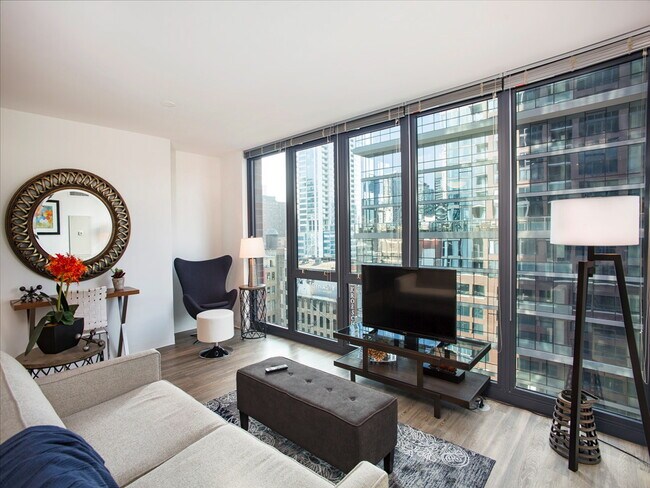Foto del edificio - 630 N Franklin St