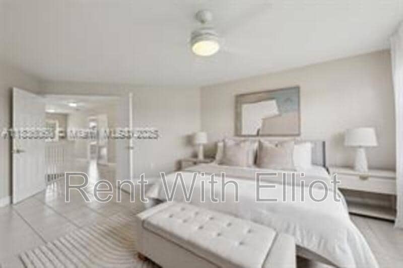 Primary Photo - 16710-1NW12 NW 12th St