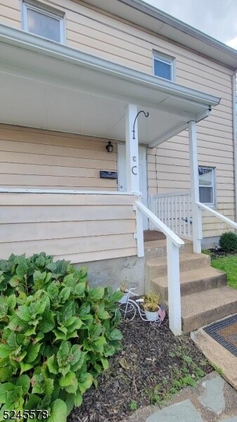 Primary Photo - 15 1st Ave