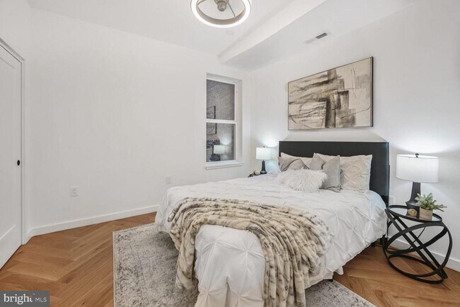 Building Photo - 621 Florida Ave NW