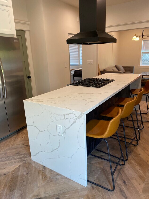 Kitchen - 1906 Delaware St