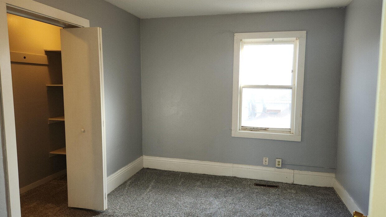 608 S Attica Rd, Knoxville, IA 50138 House Rental in Knoxville, IA