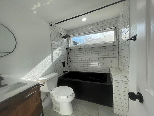 Foto del edificio - 1403 Newfield Ln