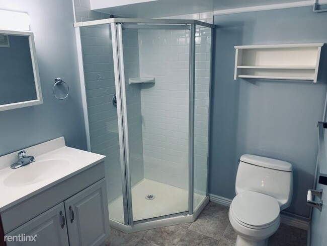 Building Photo - 2 br, 2 bath Townhome - 765 Forest St