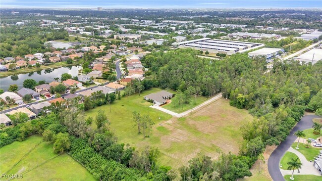 Building Photo - 11435 Plantation Rd