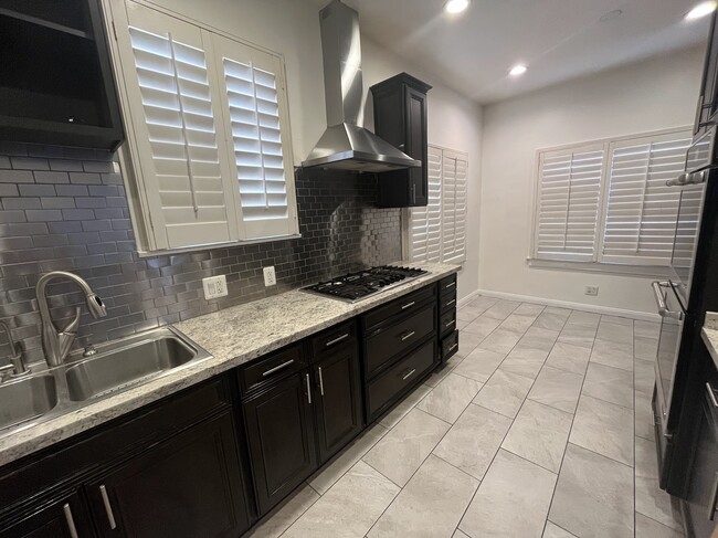 kitchen - 5761 W Olympic Blvd