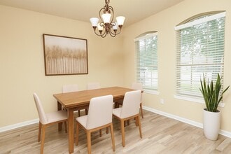 Building Photo - 3042 Camelia View Ln