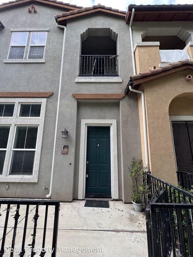 Primary Photo - 3 br, 3 bath House - 1021 L Ave