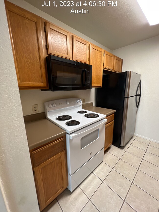 Building Photo - 3115 Helms St