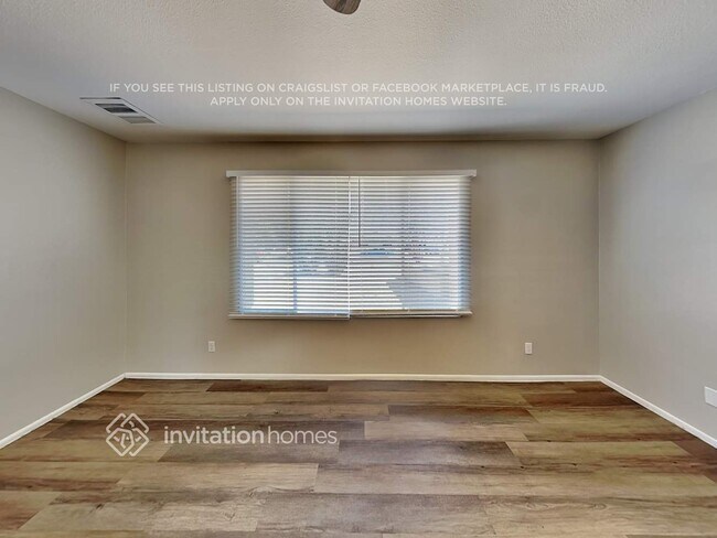 Foto del edificio - 1633 E Fremont Dr