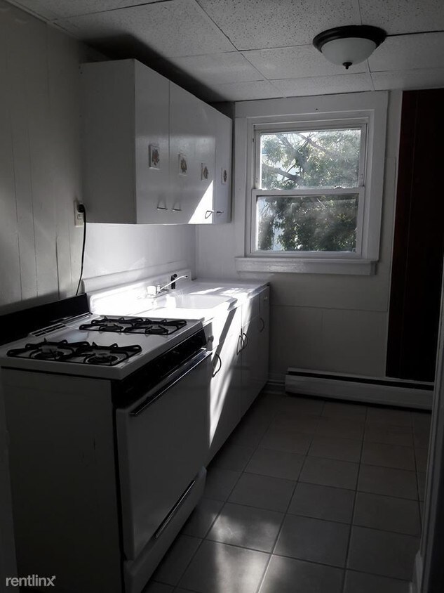 161 Rockaway Ave, Valley Stream, NY 11580 Condo for Rent in Valley