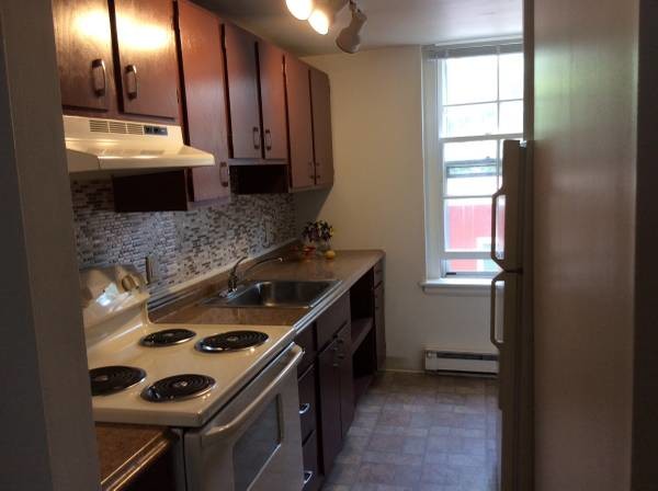 Foto principal - 13 N College St