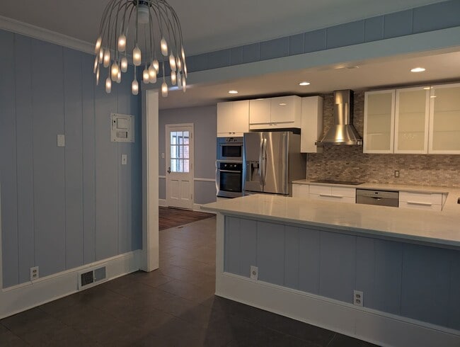 Building Photo - Pristine Ranch-style Home in Commonwealth!