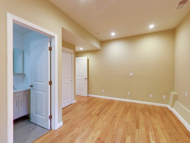 Building Photo - 1603 Ortega St