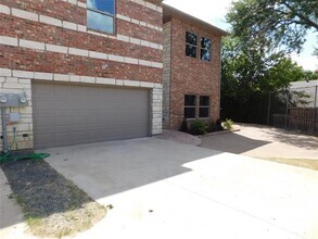 Building Photo - 2240 Jackson Cir