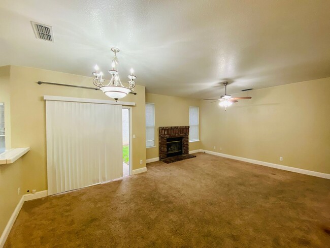 Foto del edificio - Cozy & Comfy 3 Bedroom Home!