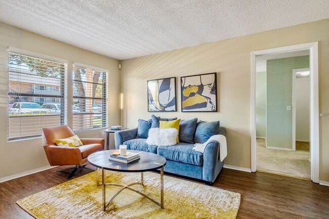 Interior Photo - Retreat at River Bend